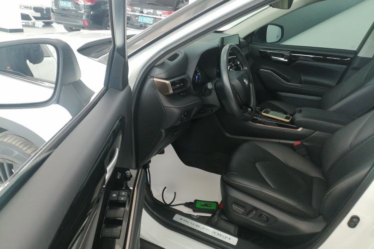 Used Toyota Highlander 2023 2.5L Smart Electric Hybrid Dual-Engine 4x4 Knight Edition 7 Seats Driver Seat