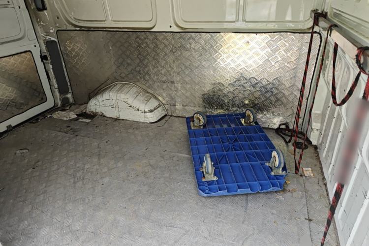 Used SAIC MAXUS Xintu V80 2021 2.0T Manual Classic City Delivery King Short Wheelbase Mid-Roof Design 3 Seats
