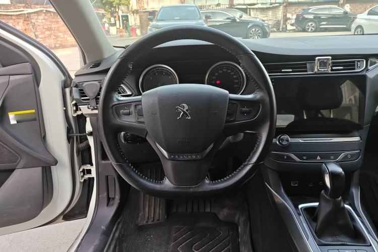 Used Peugeot 408 2014 1.8L Automatic Luxury Edition Steering Wheel