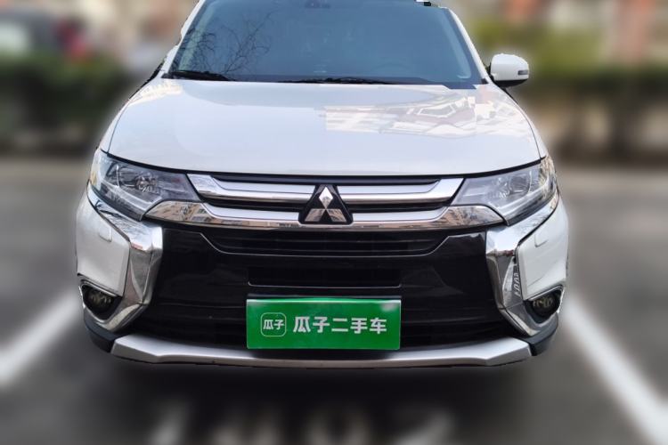 Used Mitsubishi Outlander 2016 2.4L 4x4 Luxury Edition 7-Seater