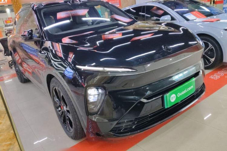 Used Nio ES8 2023 75 kWh Front Right 45 Deg