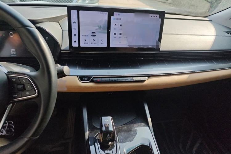 Used Geely Auto Emgrand L HiP 2024 Champion Edition 1.5TD-DHT Pro 100KM Excellence Model
