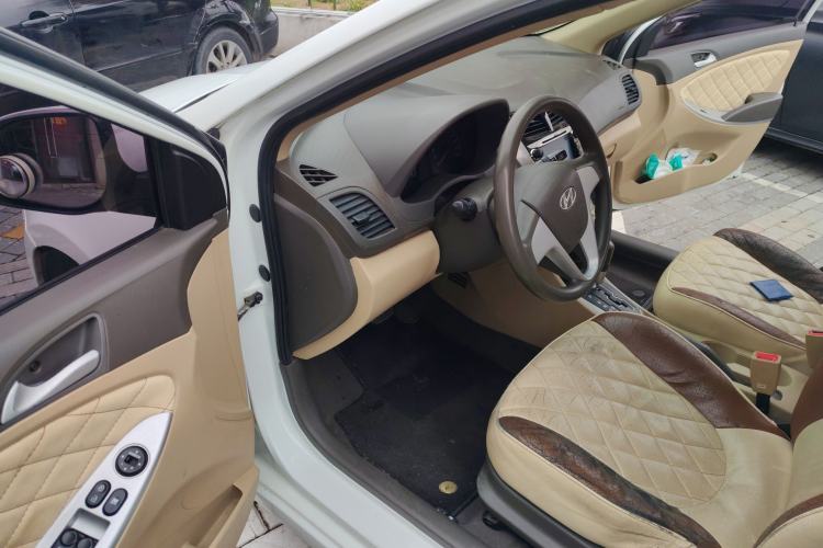 Used Hyundai Verna (older generation) 2010 Sedan 1.4L Automatic Comfort Model GS
