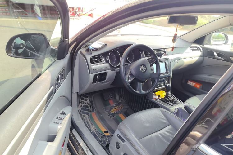 Used Skoda Superb 2013 1.8TSI Automatic Yashi Edition
