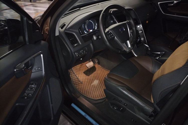 Used Volvo XC60 2017 T5 AWD Smart Range Edition Driver Seat