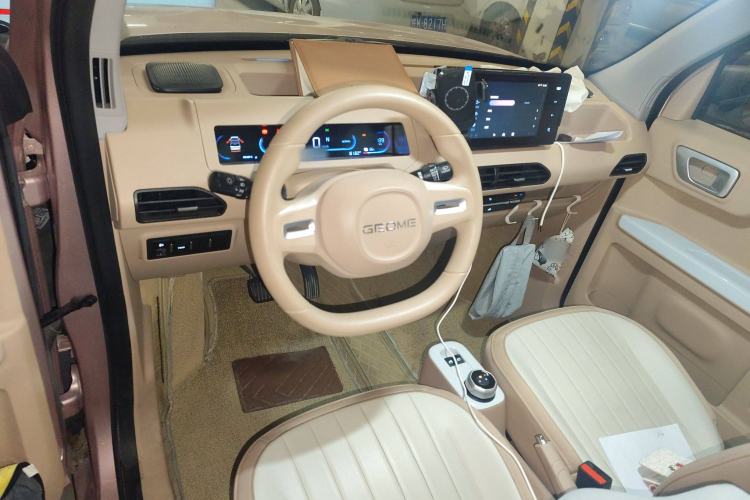 Used Geely Galaxy Panda 2023 Panda Mini 200km Endurance Bear
