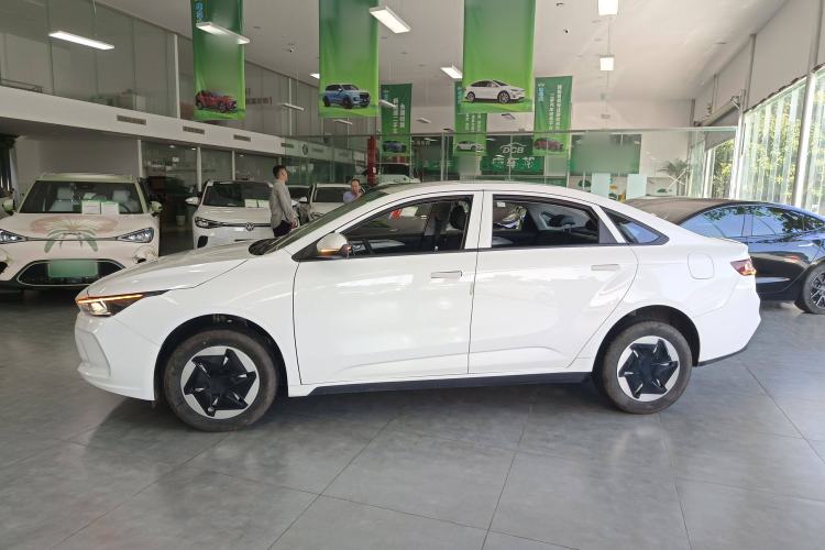 Used Geometry A 2024 410KM Travel Edition