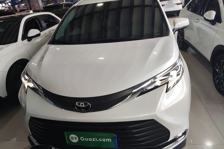 Used Toyota SIENNA 2024 2.5L Hybrid Comfort Edition Front