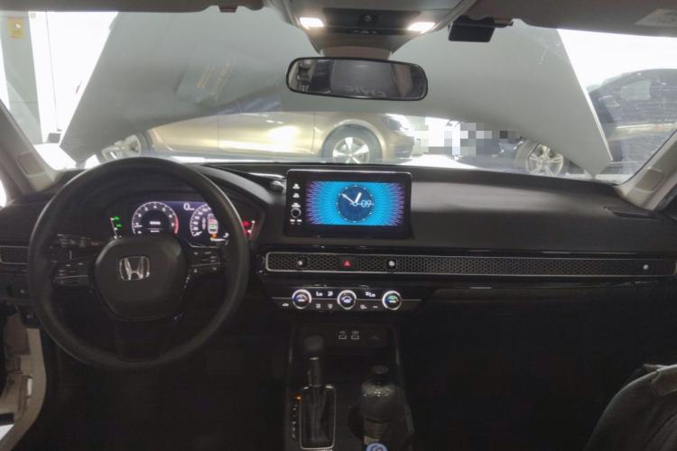 Used Honda Civic 2022 240TURBO CVT Dynamic Edition Center Console