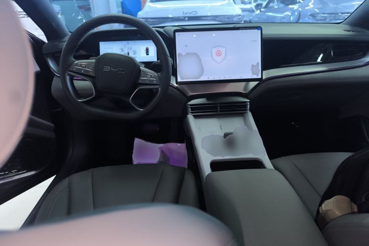 Used BYD Seal 07 DM-i 2025 Intelligent Driving Version DM-i 1.5L 125 km Prestige Edition Center Console