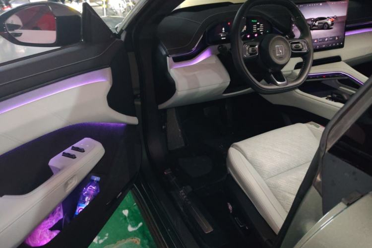 Used Zeekr 001 2025 WE Edition 95 kWh All-Wheel Drive Driver Seat