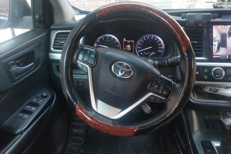Used Toyota Highlander 2018 2.0T Four-Wheel Drive Luxury Edition 7 Seats China V Emission Standard Steering Wheel