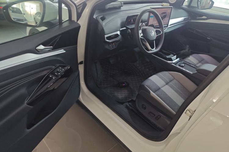 Used Volkswagen ID.4 CROZZ 2025 Pure Edition Driver Seat