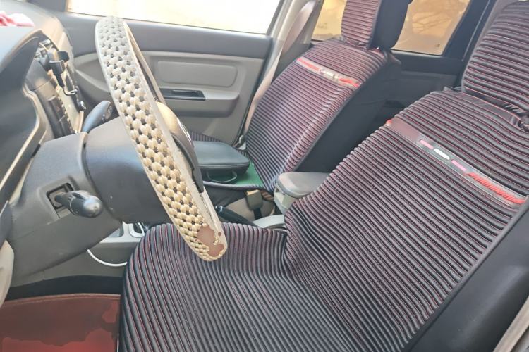 Used BAIC Weiwang M20 2014 1.5L Basic Version DAM15DL Left Front Seat