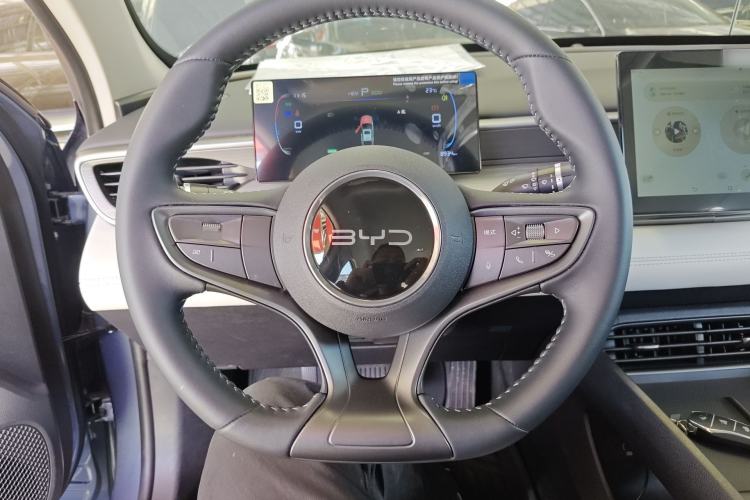 Used BYD Seal 05 DM-i 2025 DM-i Smart Drive 55KM Luxury Model Steering Wheel