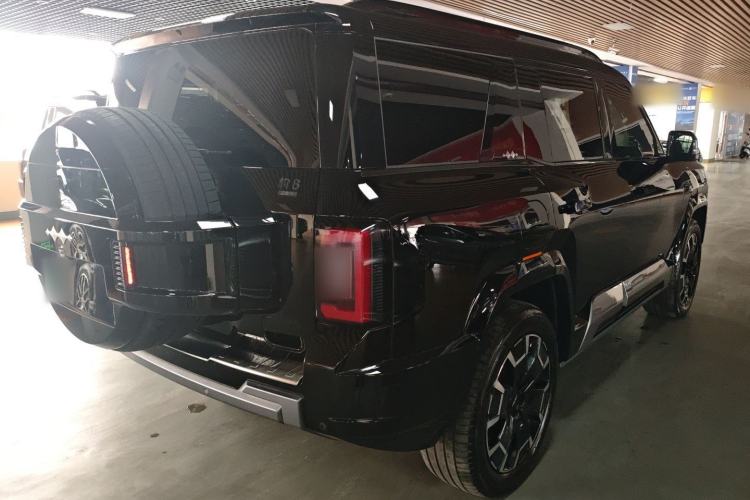 Used Formula Leopard 8 2025 Smart & Brave Flagship Edition 6 Seats Rear Right 45 Deg