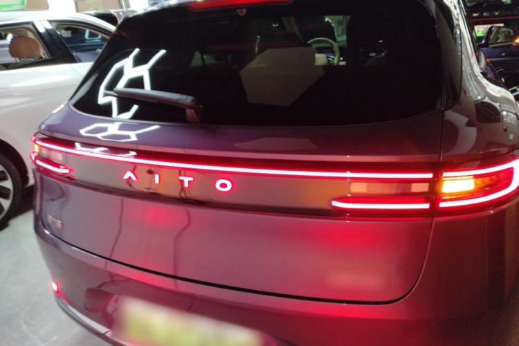 Used Hima AITO M5 2025 Extended-Range Ultra All-Wheel-Drive Version Rear