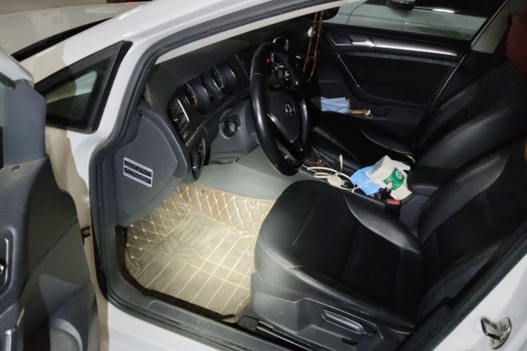 Used Volkswagen Golf 2015 1.6L Automatic Comfort Model
