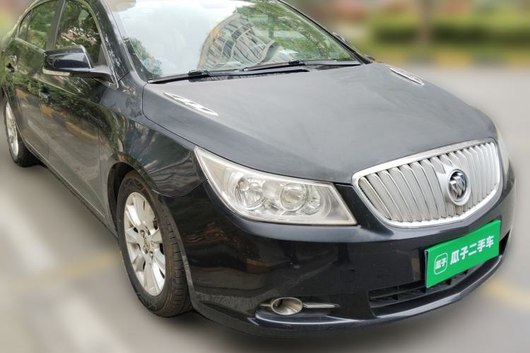Used Buick LaCrosse 2012 2.4L SIDI Elegant Edition Front Right 45 Deg