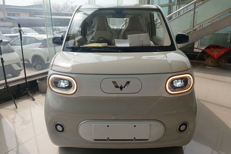 Used Wuling Hongguang MINIEV 2024 3rd Generation 215km Youth Edition Front