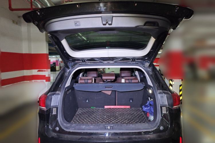 Used Wey VV6 2021 2.0T Two-Wheel Drive Smart Plus Trunk