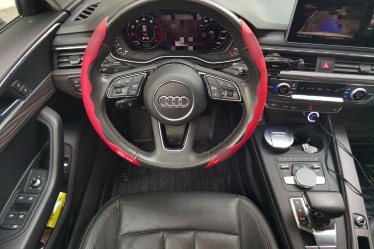 Used Audi A4L 2018 30th Anniversary Edition 40 TFSI Fashion Model Steering Wheel