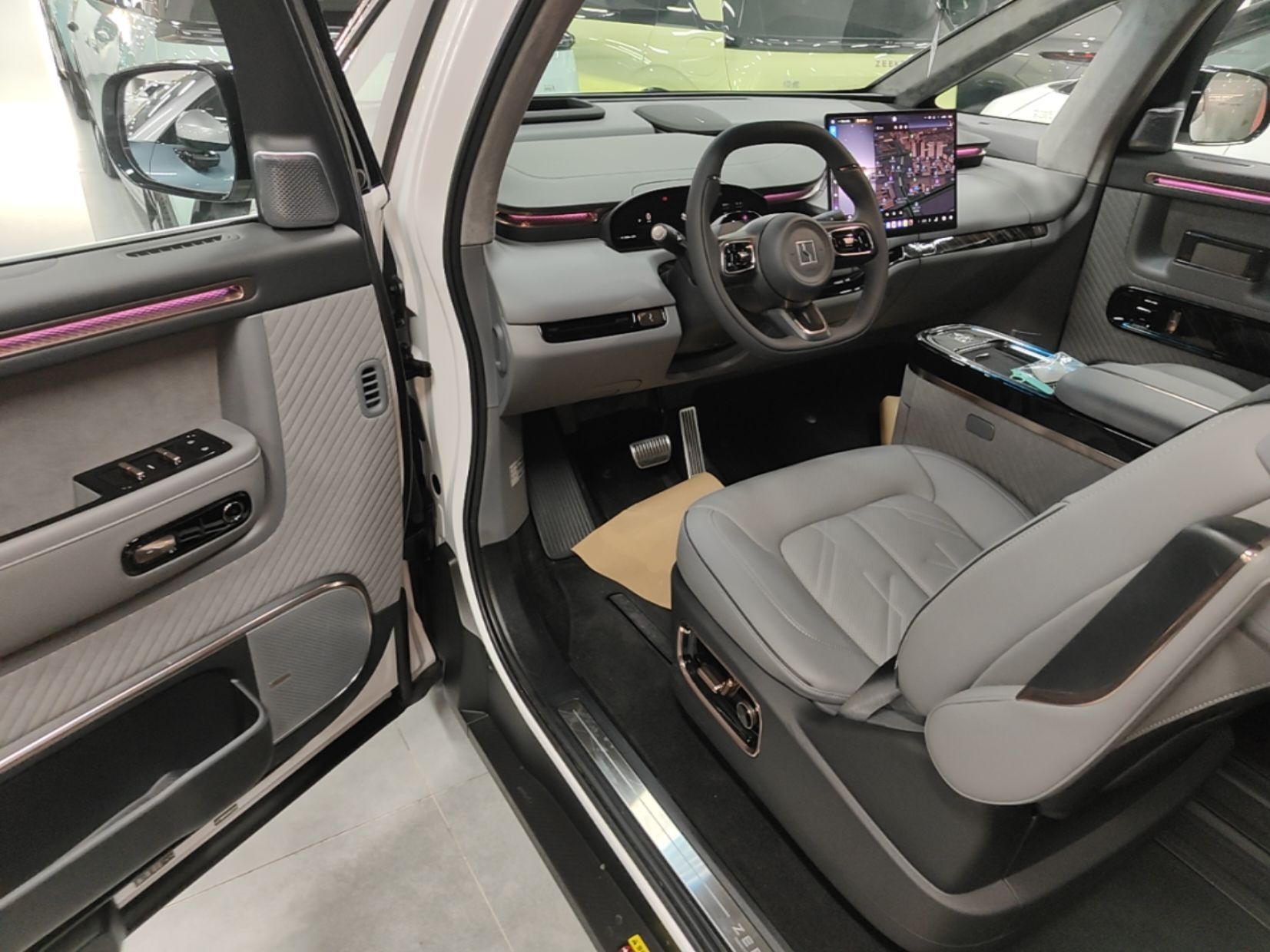 Zeekr MIX 2025 Intelligent Driving Version — снимка 18