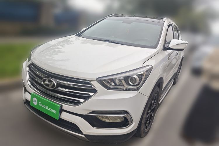 Used Hyundai Santa Fe 2017 2.0T Automatic Two-Wheel Drive Smart Version 7 Seats