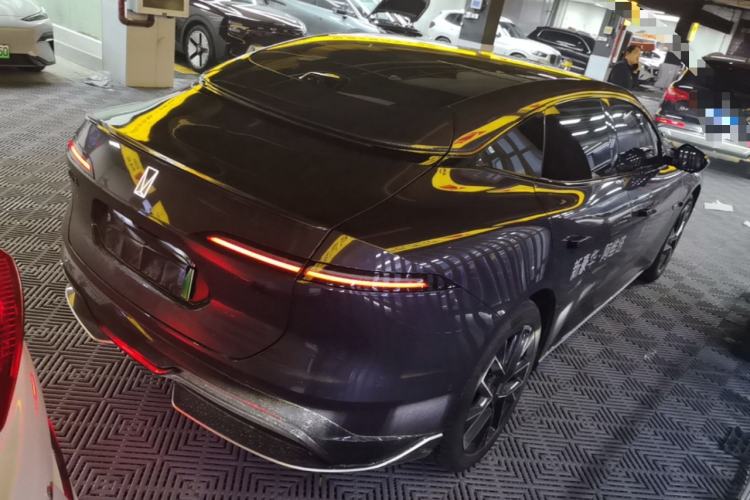 Used Avatr 06 2025 Ultra Pure Electric Edition Rear Right 45 Deg