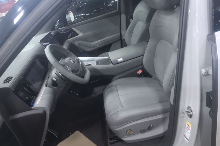 Used Denza N8L 2025 Model Zunrong Model