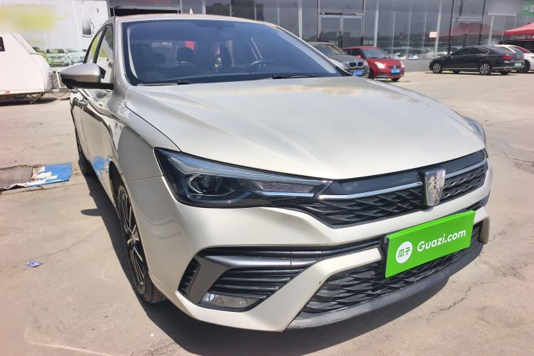 Used Roewe i5 2021 1.5L CVT Diamond Edition Front Right 45 Deg