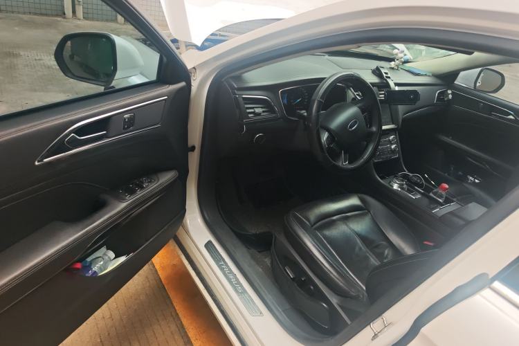 Used Ford Taurus 2015 EcoBoost 245 Fashion Edition Driver Seat