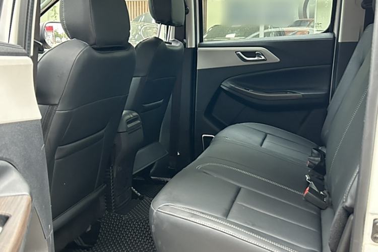 Used JMC Yuhu 7 2022 2.0T Automatic Diesel Two-Wheel Drive Comfort Plus Long Wheelbase
