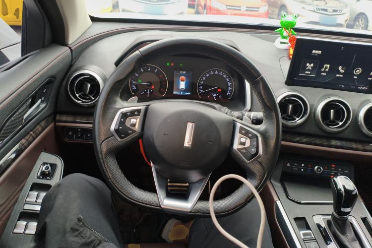 Used Wey VV5 2019 Upgraded Model 2.0T Two-Wheel Drive Ultra-Luxury Version China VI Standard Steering Wheel