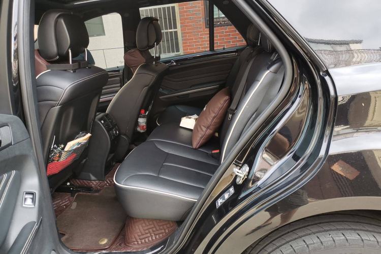 Used Mercedes-Benz M-Class 2010 ML 350 4MATIC Luxury Model
