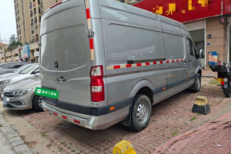 Used Foton Toano 2024 Tuyano Pro Van 2.0T Manual Rear-Wheel Drive Extended Wheelbase Mid-Roof Configuration Single Rear Tire 3-Seater
