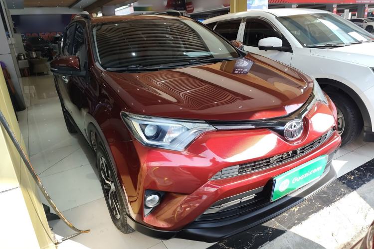 Used Toyota RAV4 2016 2.0L CVT Two-Wheel Drive Fashion Edition China V Standard
