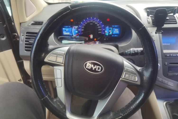 Used BYD S6 2012 2.0L Manual Luxury Version