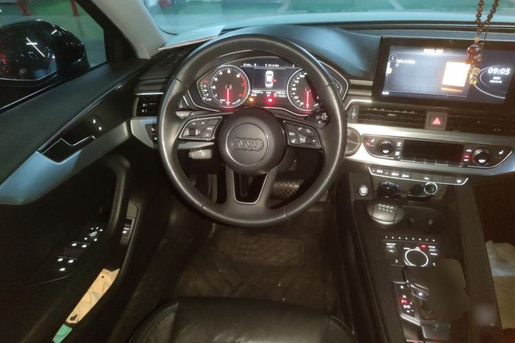 Used Audi A4L 2018 30th Anniversary Edition 45 TFSI quattro Individual Sport Edition
