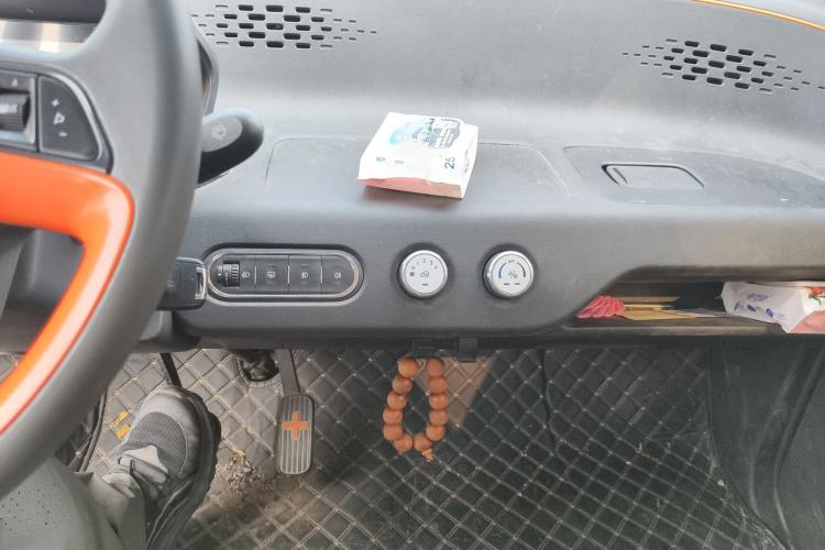 Used Baojun E100 2019 250KM Smart Drive Edition Audio And AC Panel