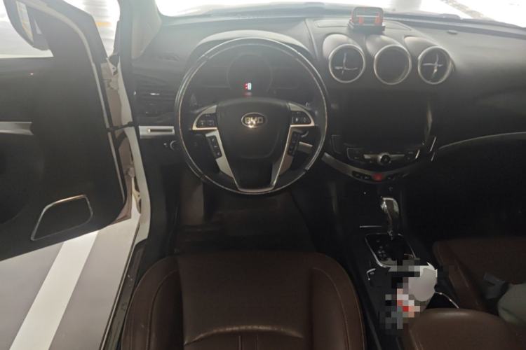 Used BYD S7 2017 2.0T Automatic Luxury Model Steering Wheel