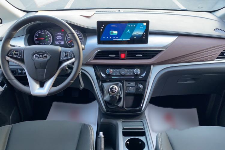 Used JAC Refine M3 2022 1.5T 7-Seater Standard Edition