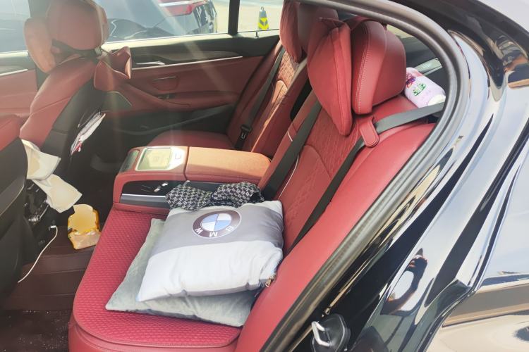 Used BMW 5 Series 2022 Revised Version 3 530Li Luxury Edition M Sport Package Left Rear Seat