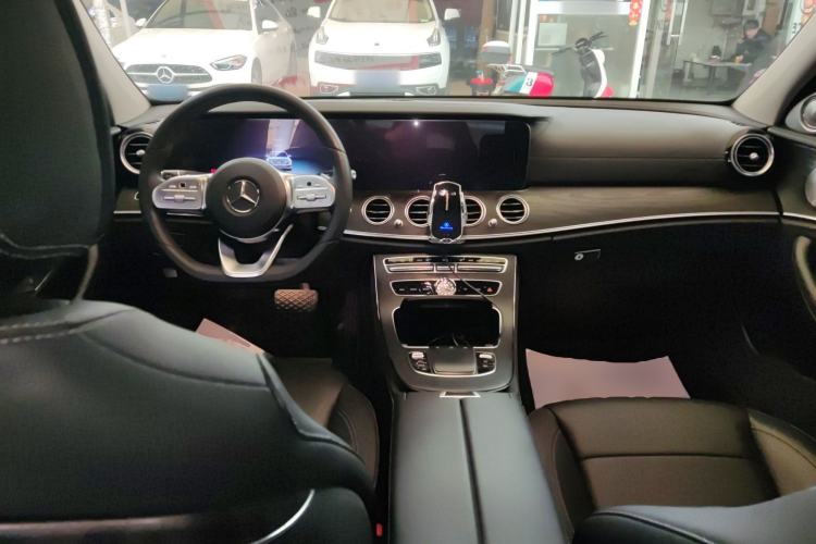 Used Mercedes-Benz E-Class 2020 Restyled E 300 L Sport Exclusive Edition Center Console