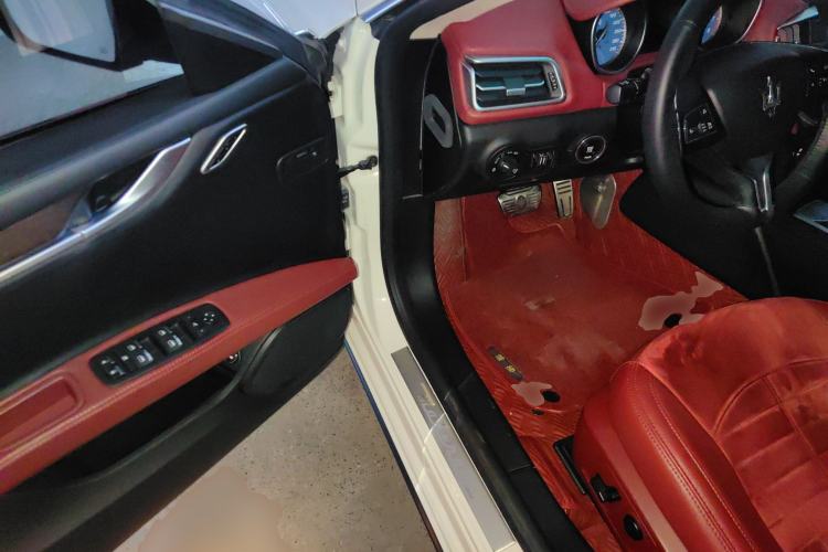 Used Maserati Ghibli 2014 3.0T S Driver Seat