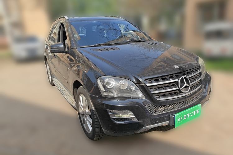 Used Mercedes-Benz M-Class 2010 ML 350 4MATIC Luxury Special Edition Front Right 45 Deg