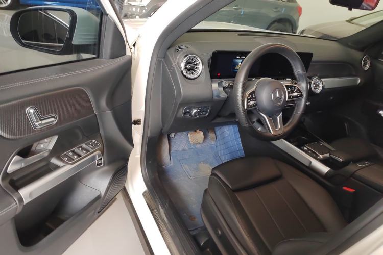 Used Mercedes-Benz GLB 2022 GLB 200 Dynamic Edition Driver Seat