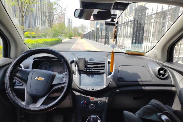 Used Chevrolet Trax 2014 1.4T Automatic Two-Wheel Drive Comfort Version Center Console