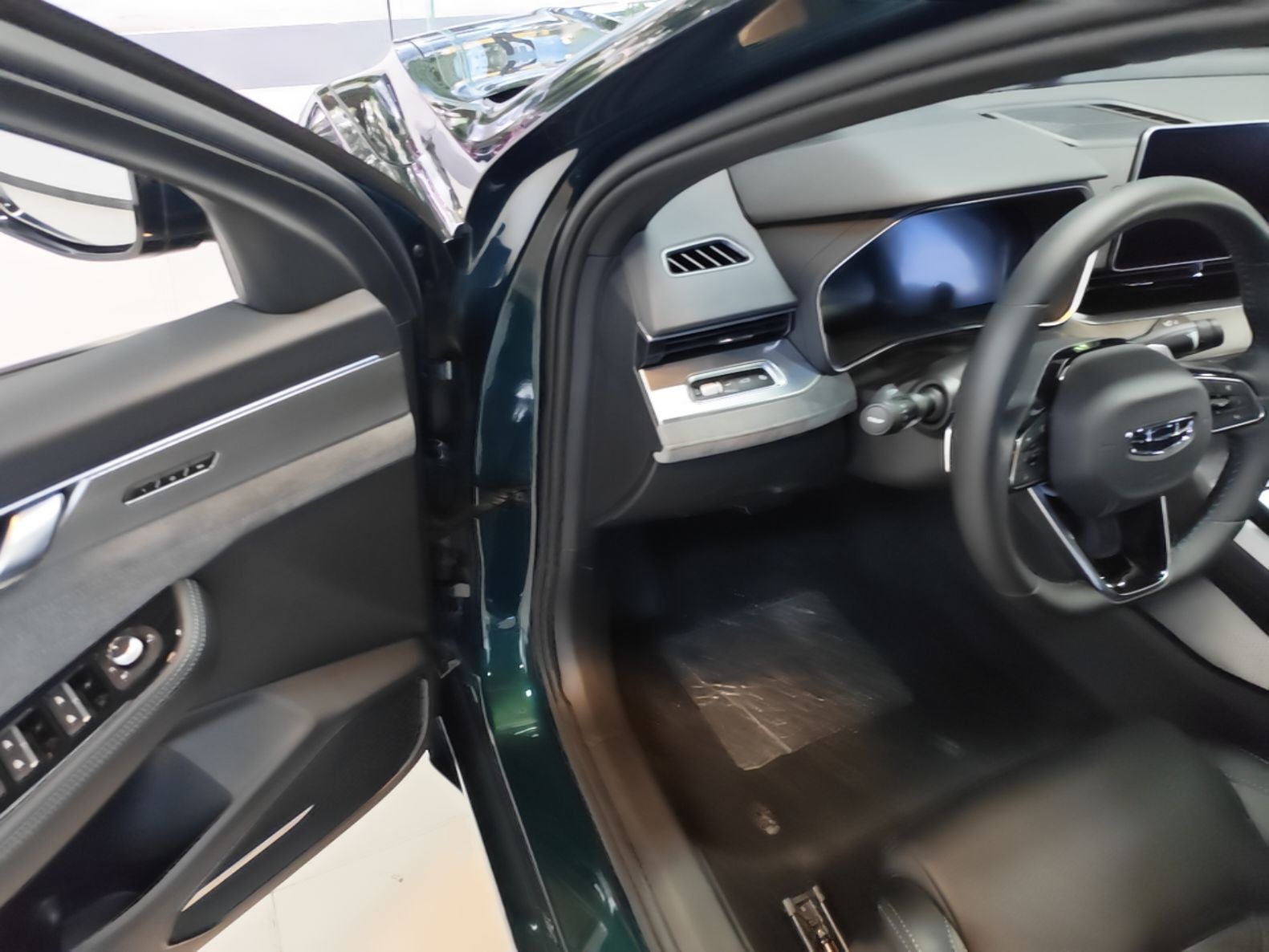 Geely Auto Preface 2023 2.0TD "Only This Verdant Green" Edition — снимка 18