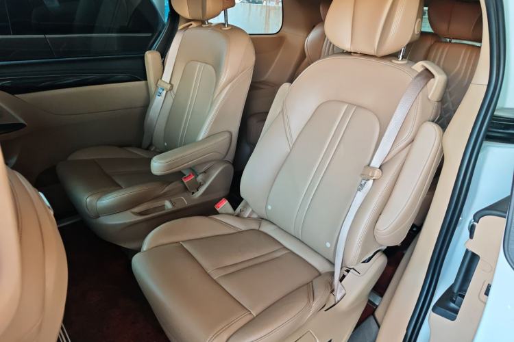 Used Buick GL8 2021 ES Land Cruiser 653T Luxury Edition Left Rear Seat